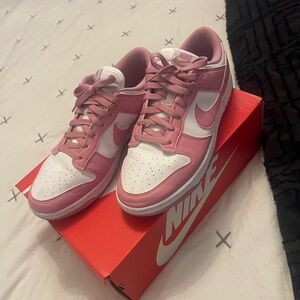 Nike Women's Sneakers in Pink and White